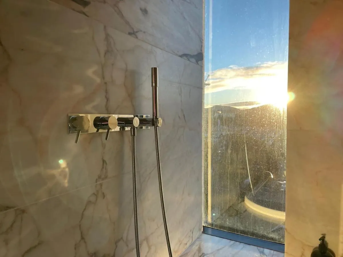 Luxury Apartment In Popular Newacton Precinct-City Canberra Australia