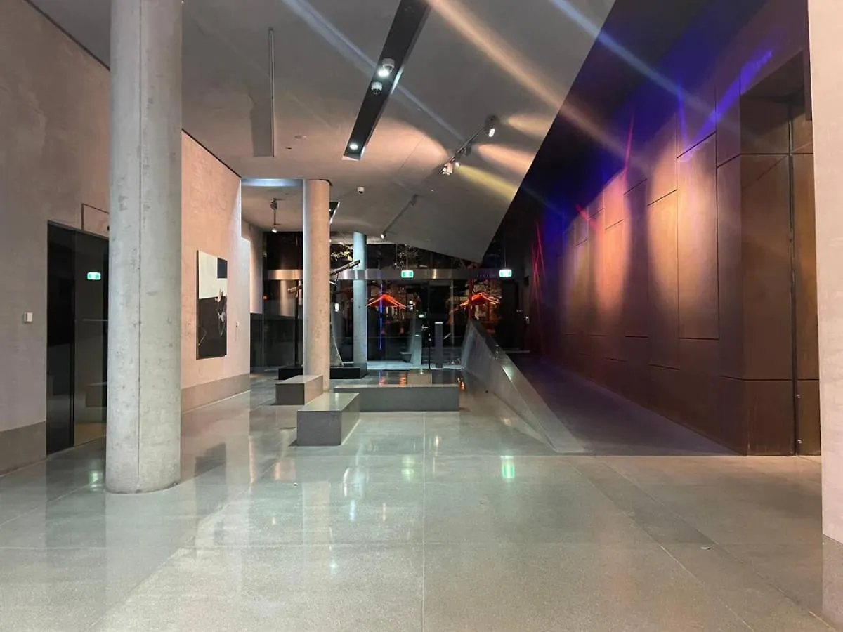 Luxury Apartment In Popular Newacton Precinct-City Canberra 0*,